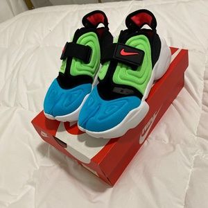NWB Nike Aqua Rift